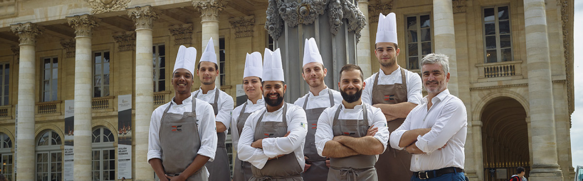 equipe comptoir cuisine